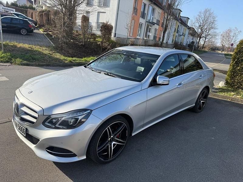 Gebraucht Mercedes E250 204 PS (150 kW) 2014 Iridiumsilber  metalliclack Limousine