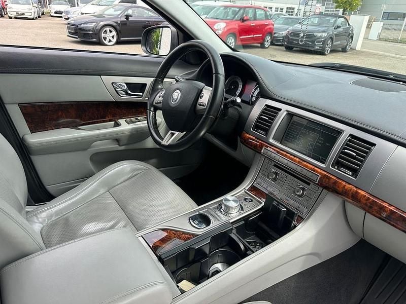 Gebraucht Jaguar XF Premium Luxury 298 PS (219 kW) 2008 Blau Limousine