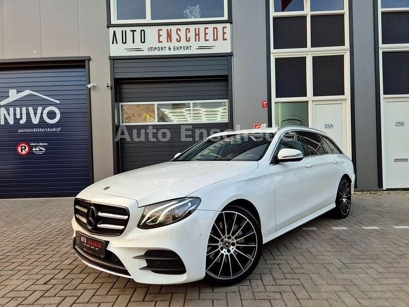 Weiß Gebraucht 2017 Mercedes E200 AMG Limousine | 19.950 € (Superpreis) - Bild 1/4