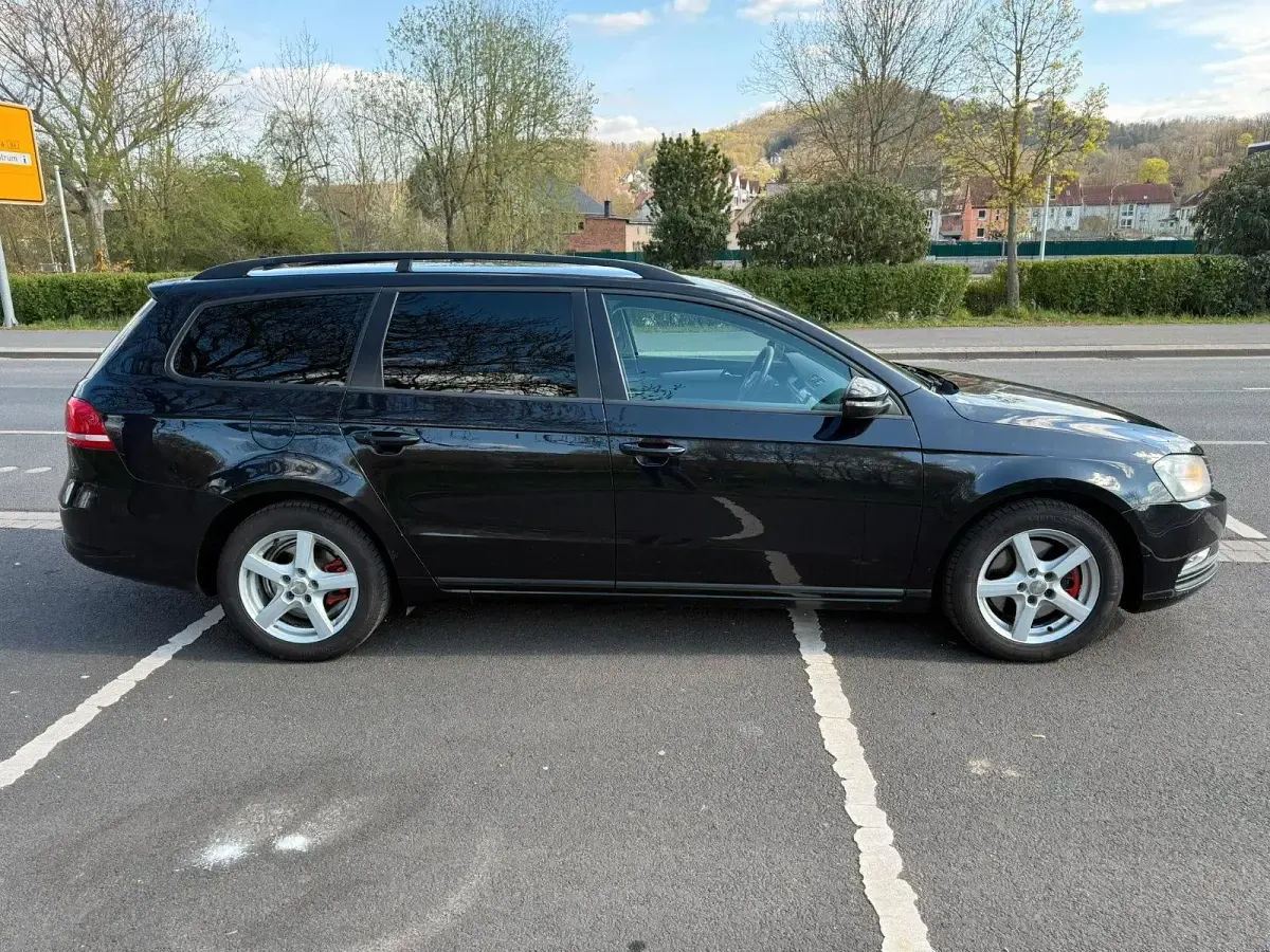 Gebraucht VW Passat 140 PS (102 kW) 2011 Schwarz Kombi
