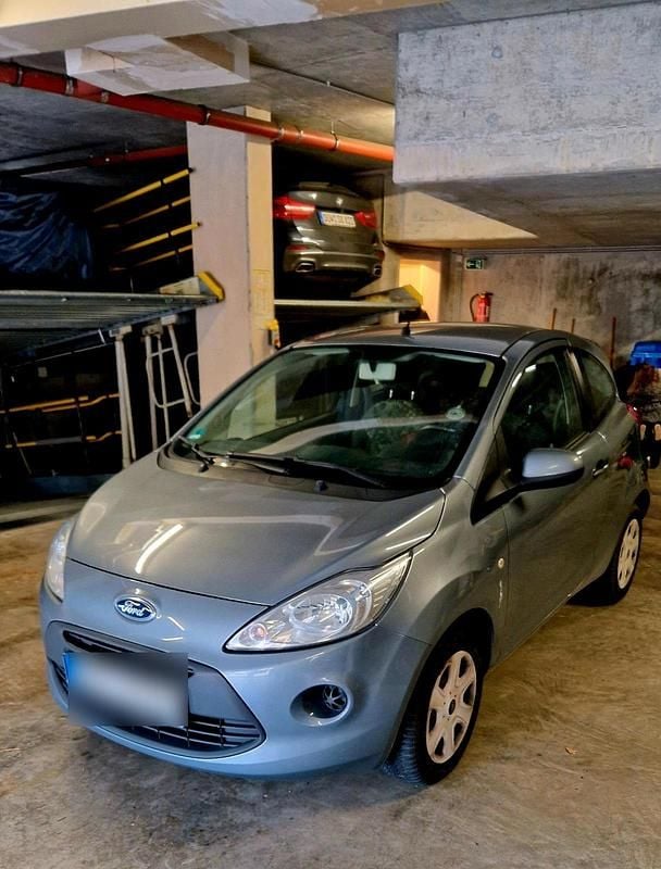 Grau Gebraucht 2015 Ford Ka Trend Kleinwagen | 2.900 € (Fairer Preis) - Bild 1/4