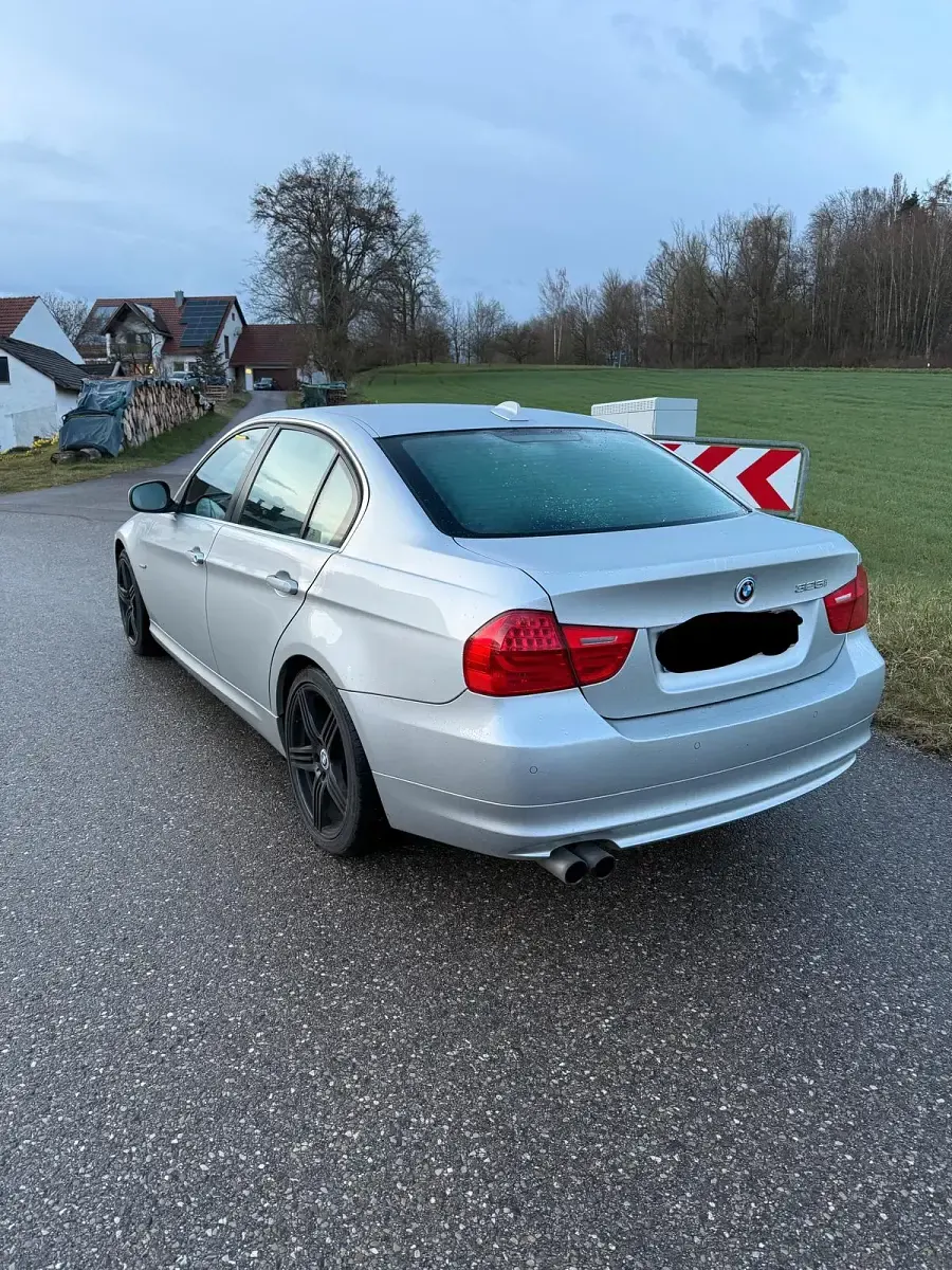 Gebraucht BMW 325 Comfort Edition 218 PS (160 kW) 2011 Grau Limousine
