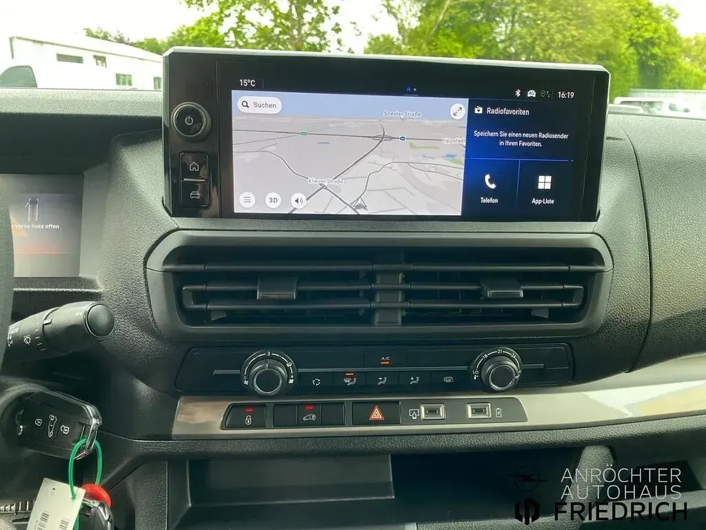 Nowe Opel Vivaro Basis 120 KM (88 kW) 2026 Biały Minivan