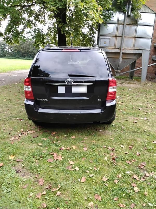 Gebraucht Kia Carnival 185 PS (136 kW) 2009 Schwarz Van / Kleinbus