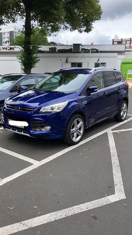 Blau Gebraucht 2016 Ford Kuga SUV | 11.700 € (Fairer Preis) - Bild 1/4