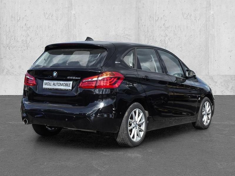 Gebraucht BMW 225 Active Tourer Advantage 224 PS (164 kW) 2018 Schwarz Van / Kleinbus