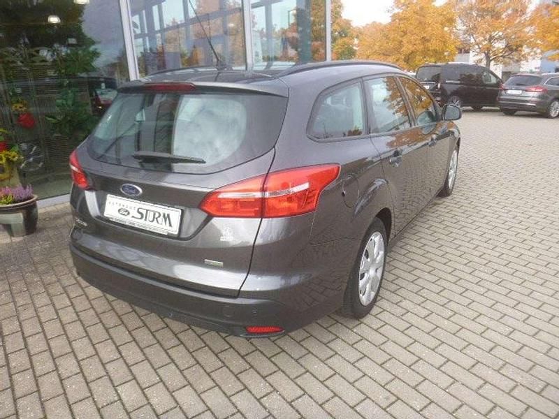 Gebraucht Ford Focus Business Edition 125 PS (91 kW) 2014 Magnetic Kombi