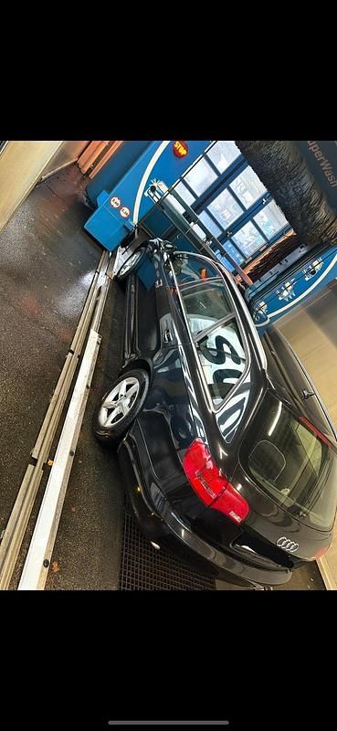 Schwarz Gebraucht 2006 Audi A6 Kombi | 1.990 € (Superpreis) - Bild 1/4