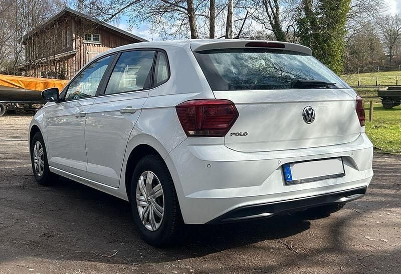 Gebraucht VW Polo Trendline 65 PS (47 kW) 2018 Weiß Kleinwagen