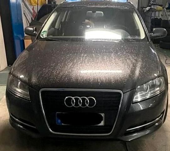 Grau Gebraucht 2011 Audi A3 Sportback Kleinwagen | 6.200 € - Bild 1/4