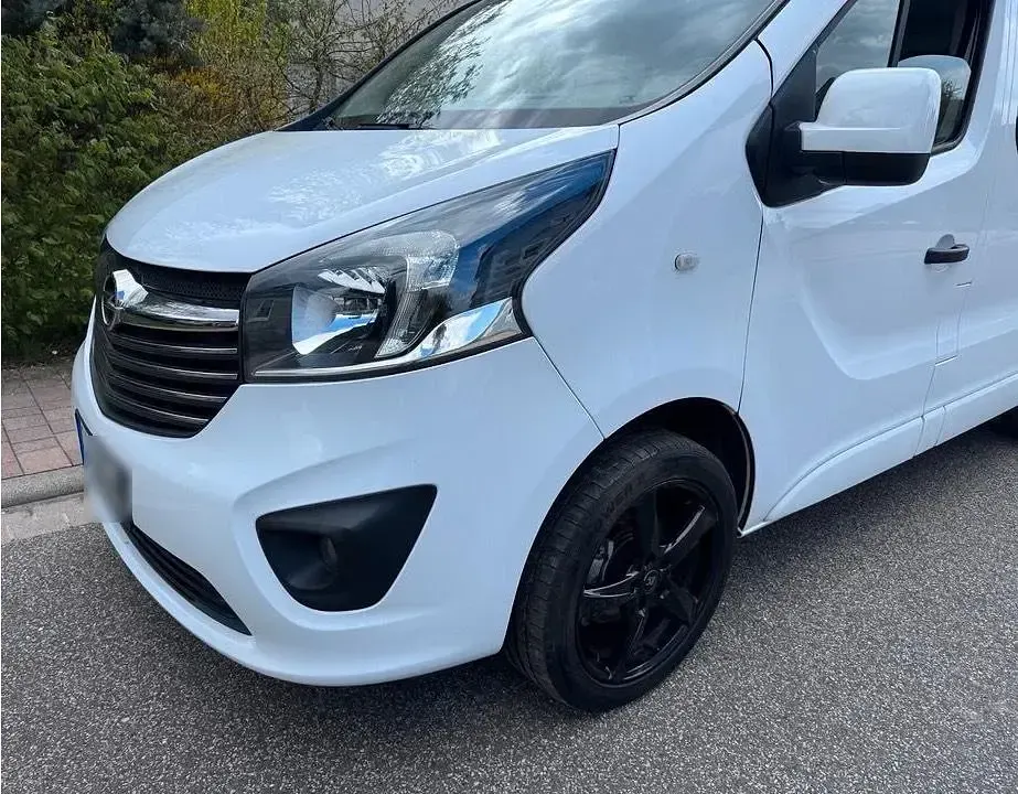 Gebraucht Opel Vivaro 140 PS (102 kW) 2015 Weiß Van / Kleinbus