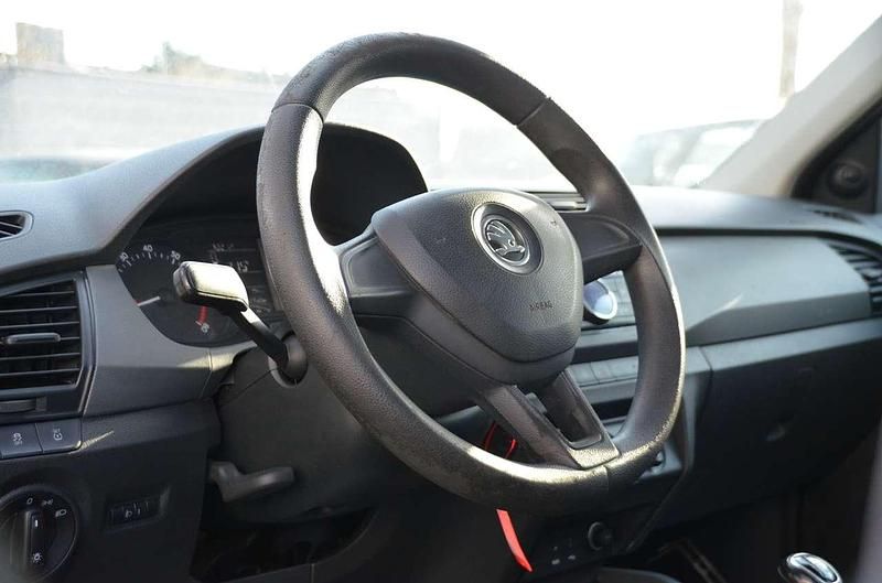 Gebraucht Skoda Fabia Active 75 PS (55 kW) 2015 Pacificblau Kleinwagen