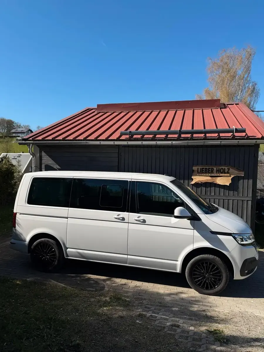Gebraucht VW Caravelle 150 PS (110 kW) 2022 Weiß Van