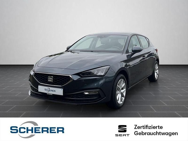 Grau (metallic) Gebraucht 2021 Seat Leon Style Limousine | 17.980 € (Fairer Preis) - Bild 1/4