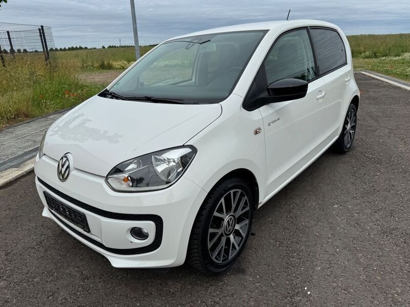 Weiß Gebraucht 2014 VW up! Groove Kleinwagen | 7.500 € (Etwas zu teuer) - Bild 1/4