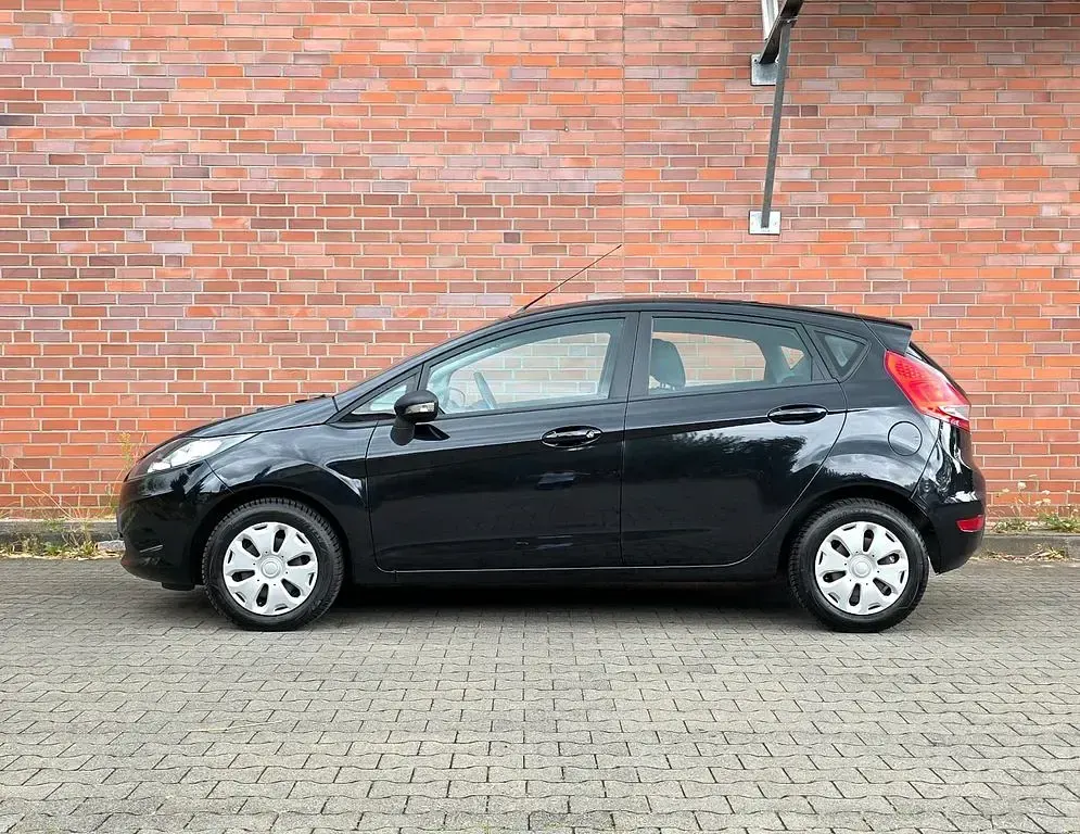 Gebraucht Ford Fiesta Trend 69 PS (50 kW) 2011 Schwarz Limousine