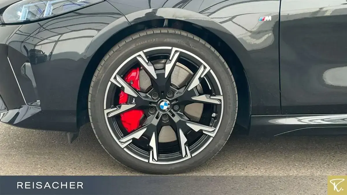 Gebraucht BMW 120 M Sport 156 PS (114 kW) 2025 Saphirschwarz metallic Kleinwagen