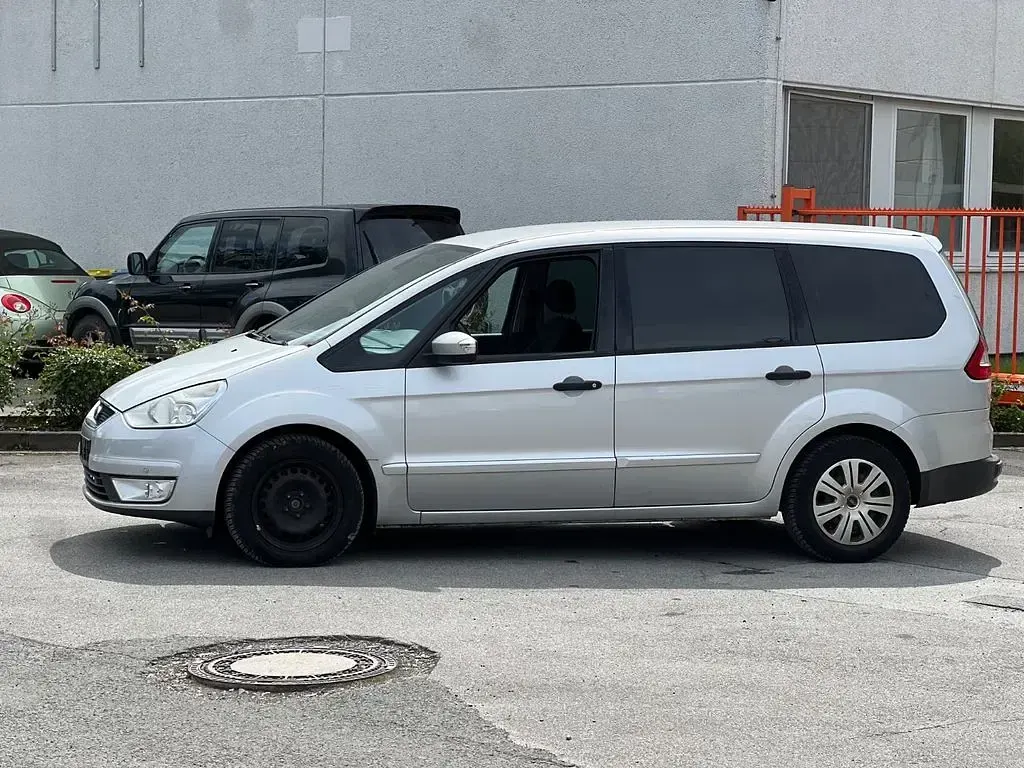 Używany Ford Galaxy 140 KM (102 kW) 2009 Srebrny Minivan