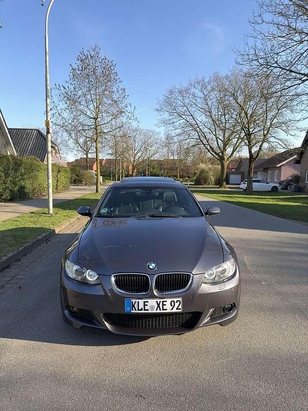 Gebraucht BMW 330 M Sport 272 PS (200 kW) 2007 Grau Coupé