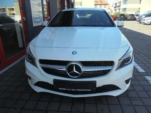 Gebraucht Mercedes CLA200 Shooting Brake 136 PS (100 kW) 2016 Weiß Kombi