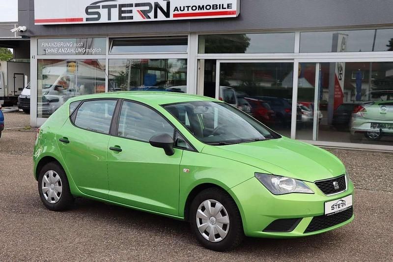Grün Gebraucht 2014 Seat Ibiza Reference Kleinwagen | 2.390 € (Superpreis) - Bild 1/4
