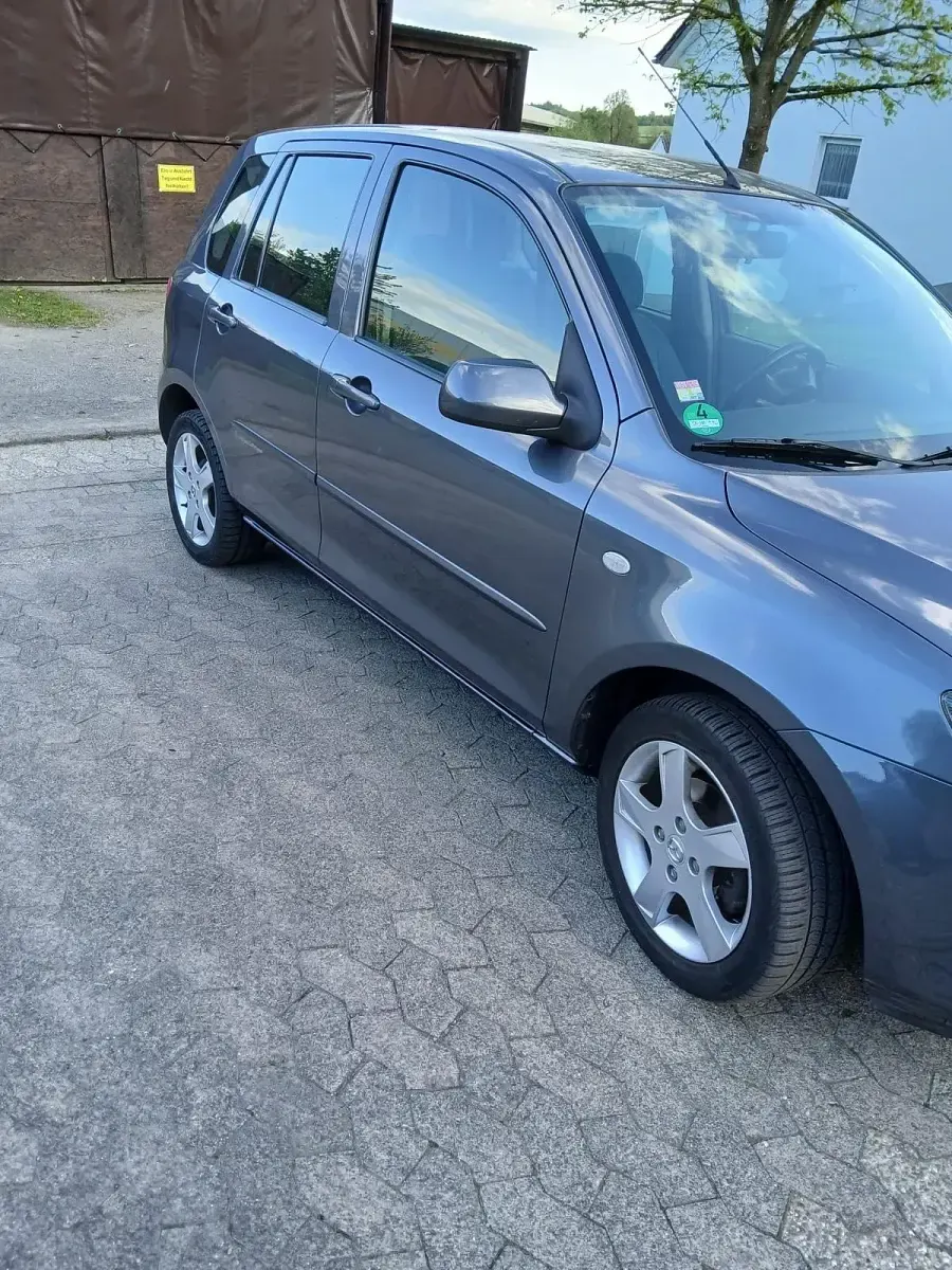 Gebraucht Mazda 2 Active 80 PS (58 kW) 2005 Grau Kleinwagen