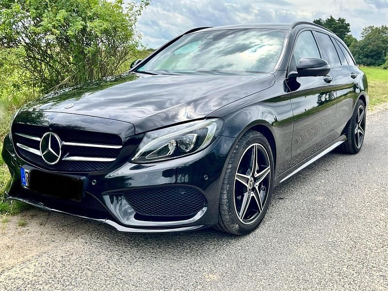 Gebraucht Mercedes 250 AMG line 211 PS (155 kW) 2017 Schwarz Kombi