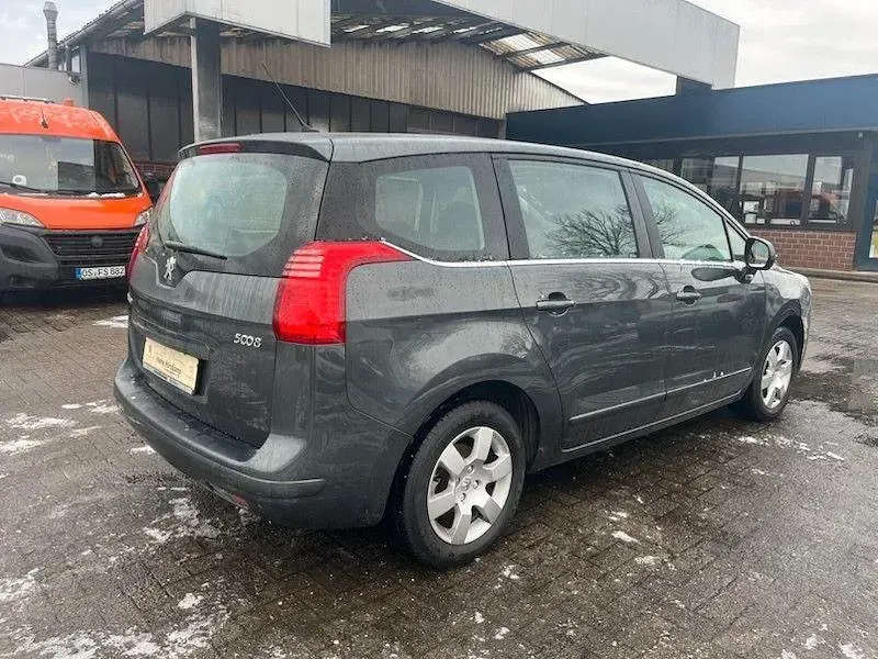 Gebraucht Peugeot 5008 Premium 109 PS (80 kW) 2010 Grau Van / Kleinbus
