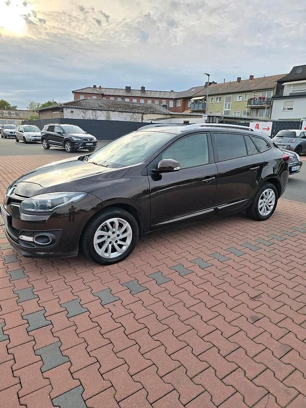 Braun Gebraucht 2014 Renault Mégane GrandTour Kombi | 5.500 € (Fairer Preis) - Bild 1/4