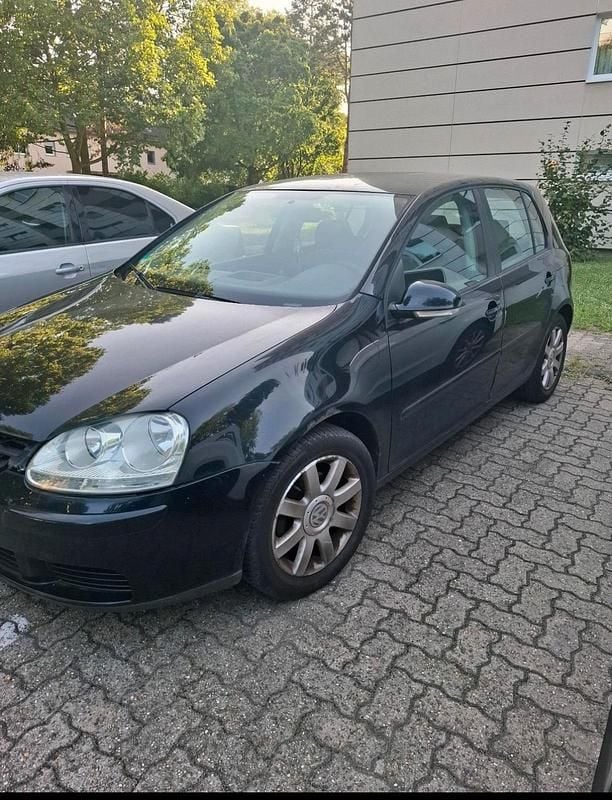 Schwarz Gebraucht 2004 VW Golf V Limousine | 740 € (Superpreis) - Bild 1/4