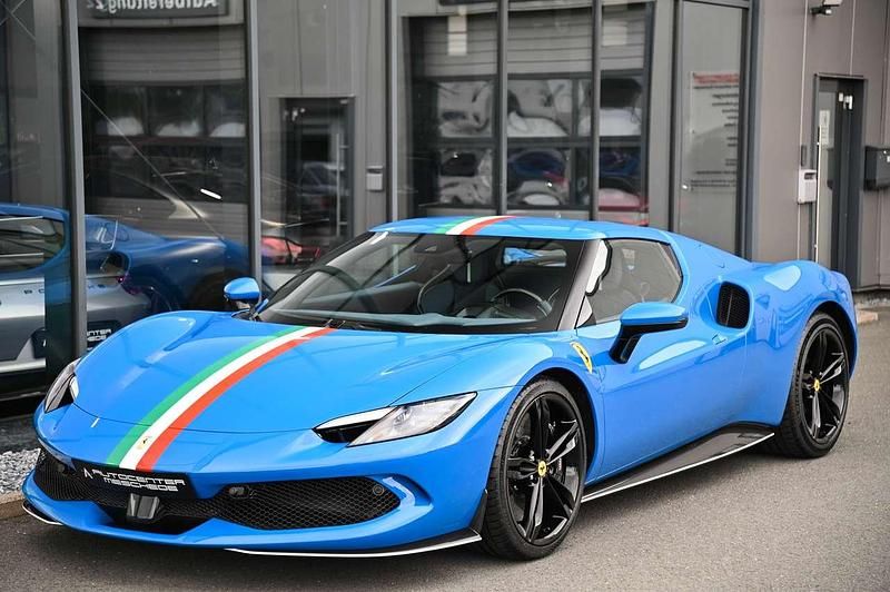 Second-hand Ferrari 296 829 CP (609 kW) 2024 Albastru Coupe