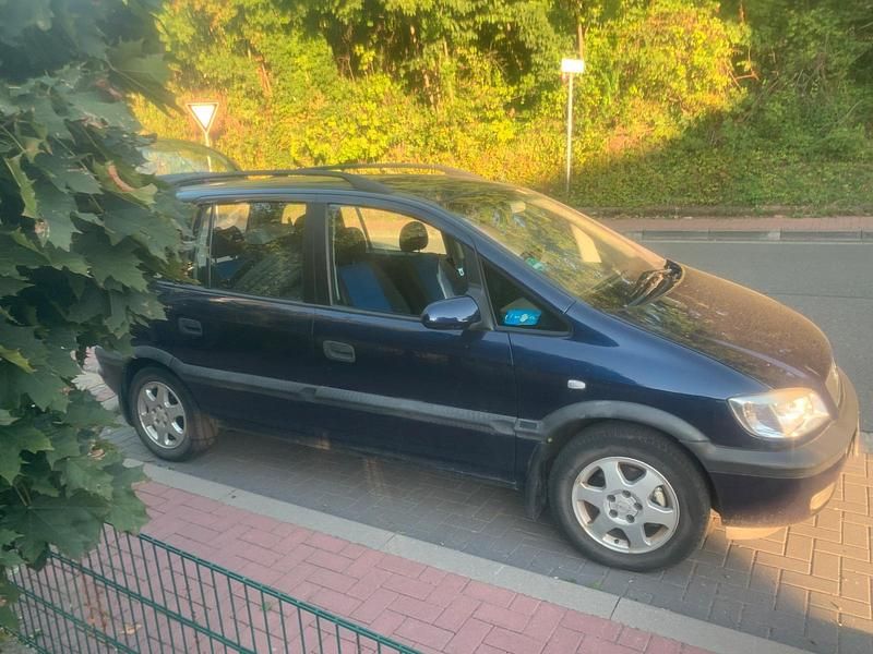 Blau Gebraucht 2002 Opel Zafira Van / Kleinbus | 2.300 € (Teuer) - Bild 1/4