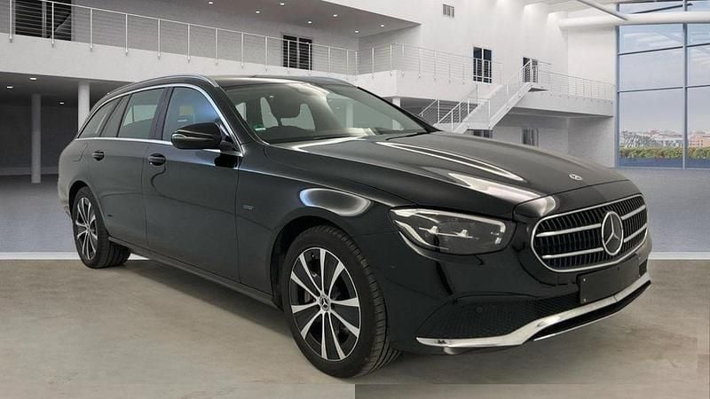 Gebraucht Mercedes E300 194 PS (142 kW) 2021 Schwarz Kombi