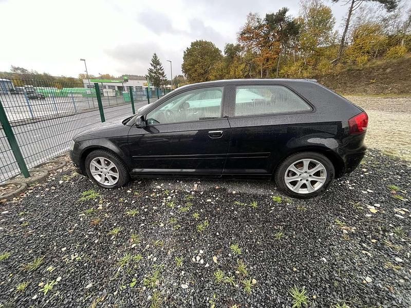 Gebraucht Audi A3 Attraction 105 PS (77 kW) 2010 Limousine