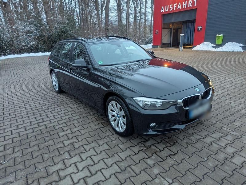 Gebraucht BMW 320 Luxury Line 184 PS (135 kW) 2014 Schwarz Kombi