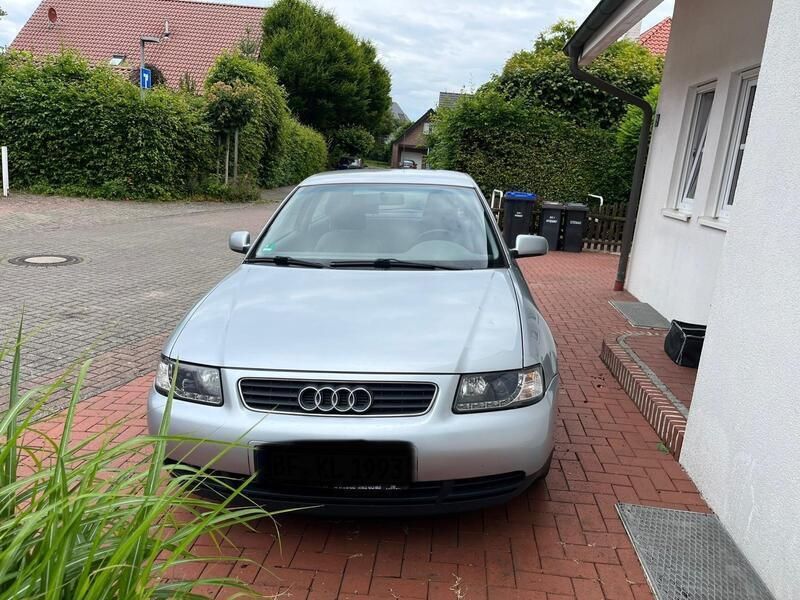 Silber Gebraucht 1998 Audi A3 Kleinwagen | 1.100 € (Guter Preis) - Bild 1/4