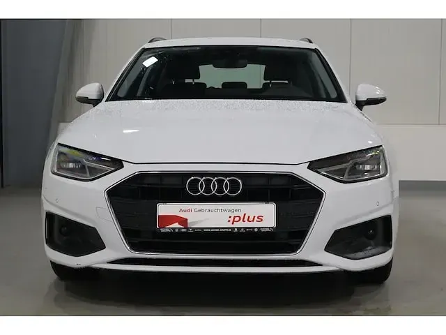 Gebraucht Audi A4 Basis 136 PS (100 kW) 2023 Gletscherweiß metallic Kombi