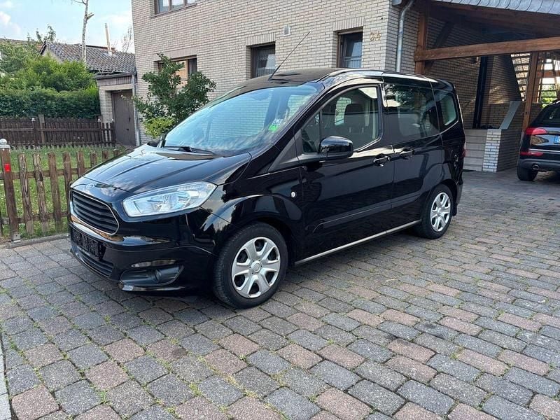Gebraucht Ford Tourneo Courier Trend 101 PS (74 kW) 2016 Schwarz Van / Kleinbus