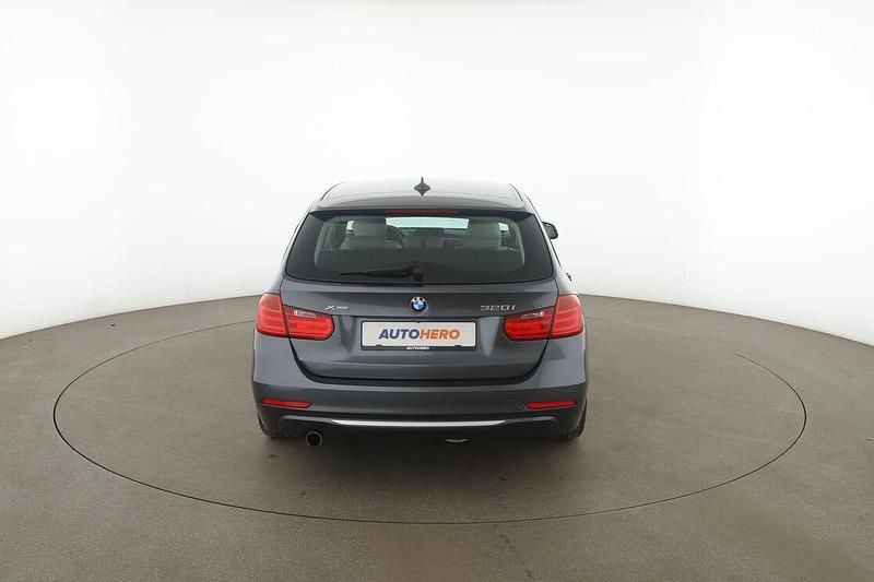 Gebraucht BMW 320 184 PS (135 kW) 2015 Grau Kombi