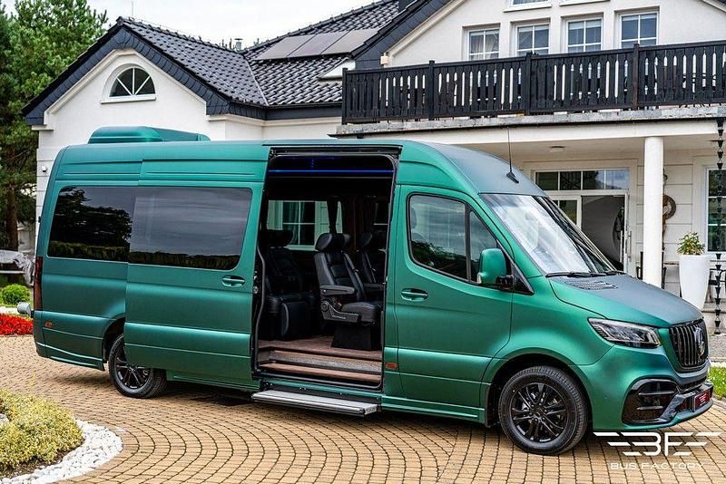 Neu Mercedes Sprinter 190 PS (139 kW) 2025 Grün Van