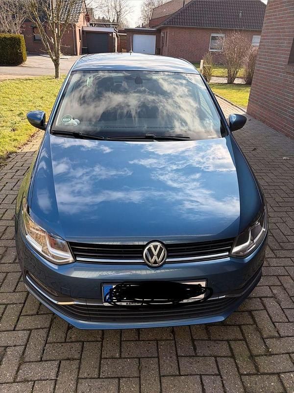 Gebraucht VW Polo LOUNGE 105 PS (77 kW) 2016 Blau Kleinwagen