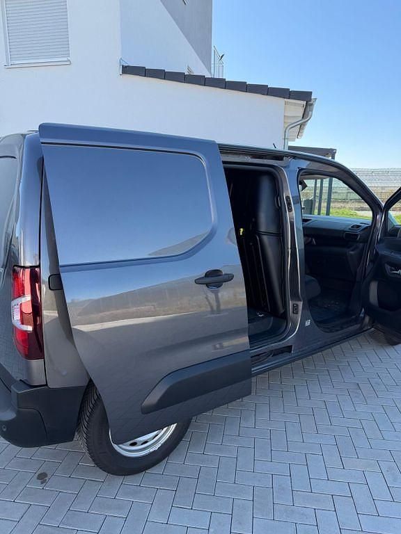 Gebraucht Opel Combo 101 PS (74 kW) 2023 Grau Van