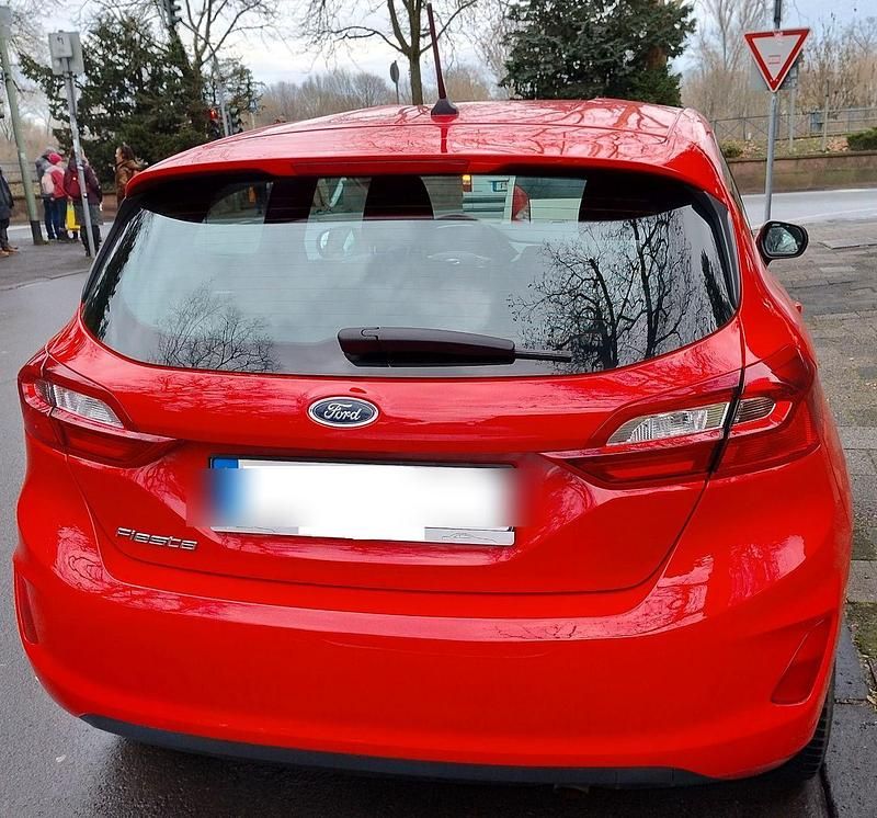 Gebraucht Ford Fiesta Trend 75 PS (55 kW) 2020 Rot Kleinwagen