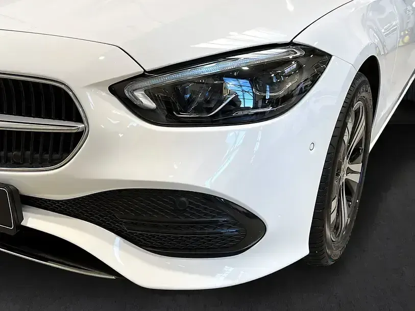 Gebraucht Mercedes C220 Avantgarde 200 PS (147 kW) 2025 Andere Limousine