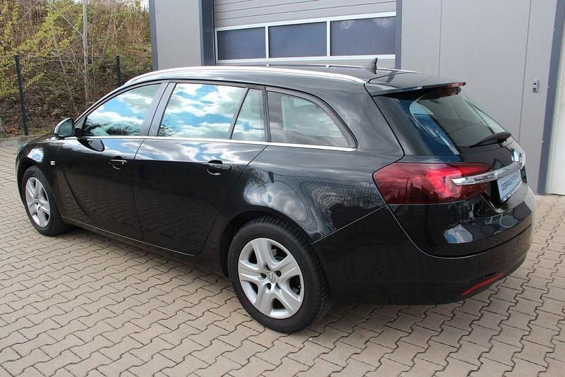 Gebraucht Opel Insignia Edition 140 PS (102 kW) 2016 Schwarz Kombi