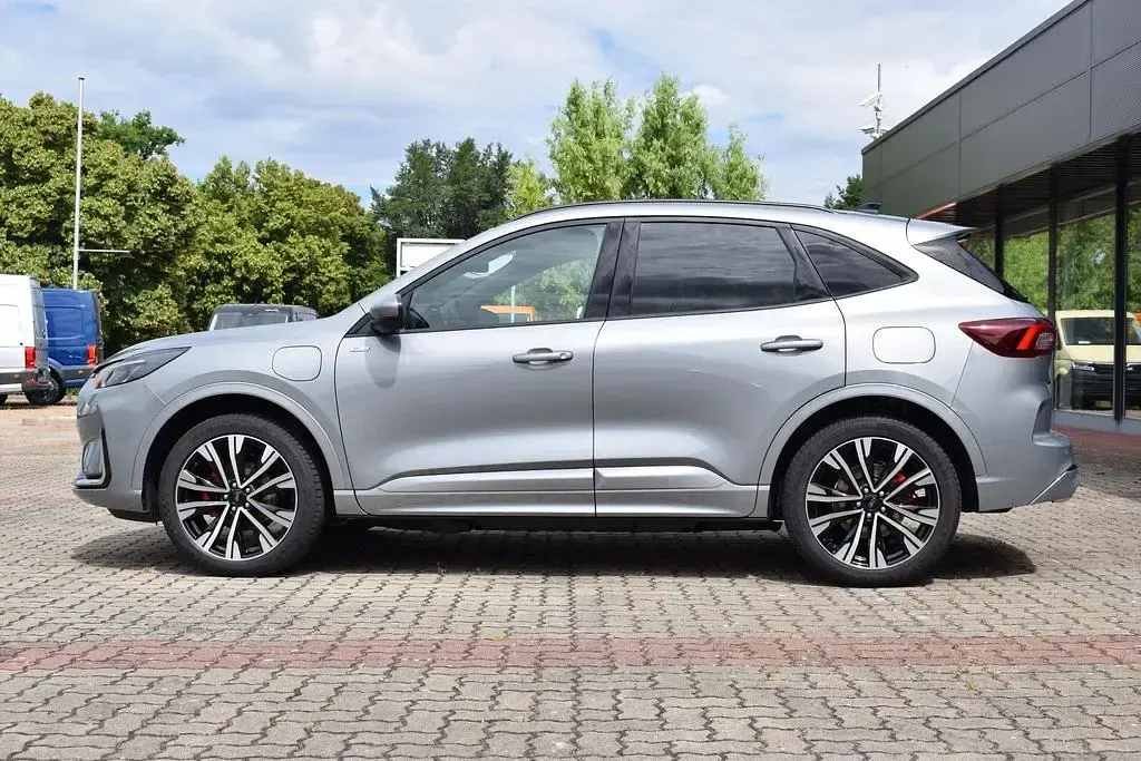 Neu Ford Kuga ST-Line X 242 PS (177 kW) 2026 Solar silber SUV
