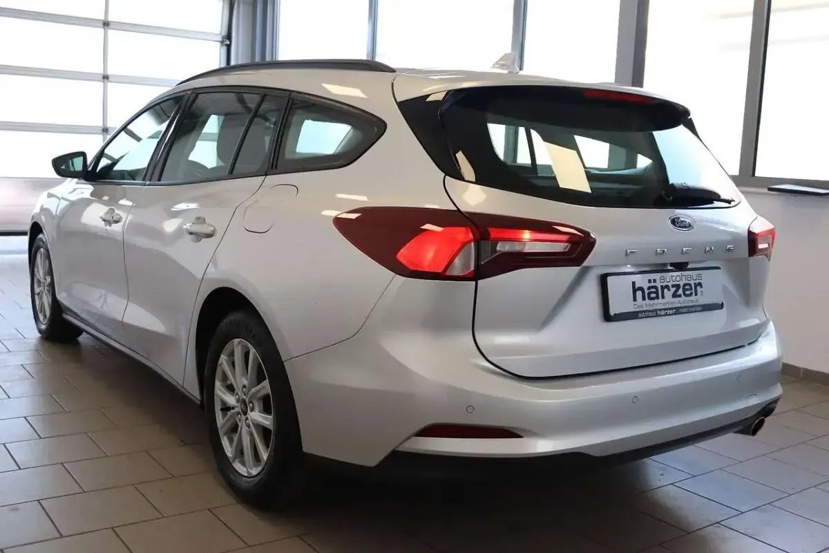 Gebraucht Ford Focus Cool & Connect 120 PS (88 kW) 2022 Silber Kombi
