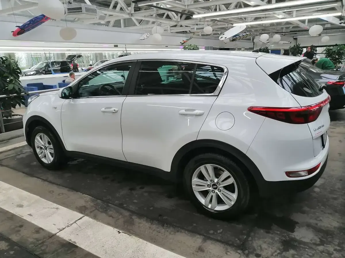 Gebraucht Kia Sportage Active 135 PS (99 kW) 2016 Weiß SUV