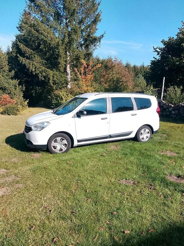 Weiß Gebraucht 2013 Dacia Lodgy Van / Kleinbus | 3.950 € (Fairer Preis) - Bild 1/4