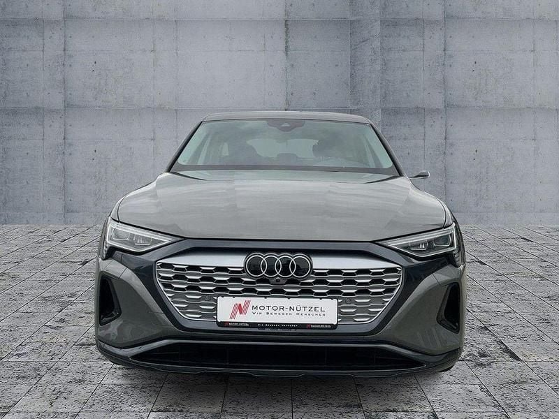 Gebraucht Audi Q8 Sportback e-tron Advanced 300 kW (408 PS) 2023 Chronosgrau metallic SUV